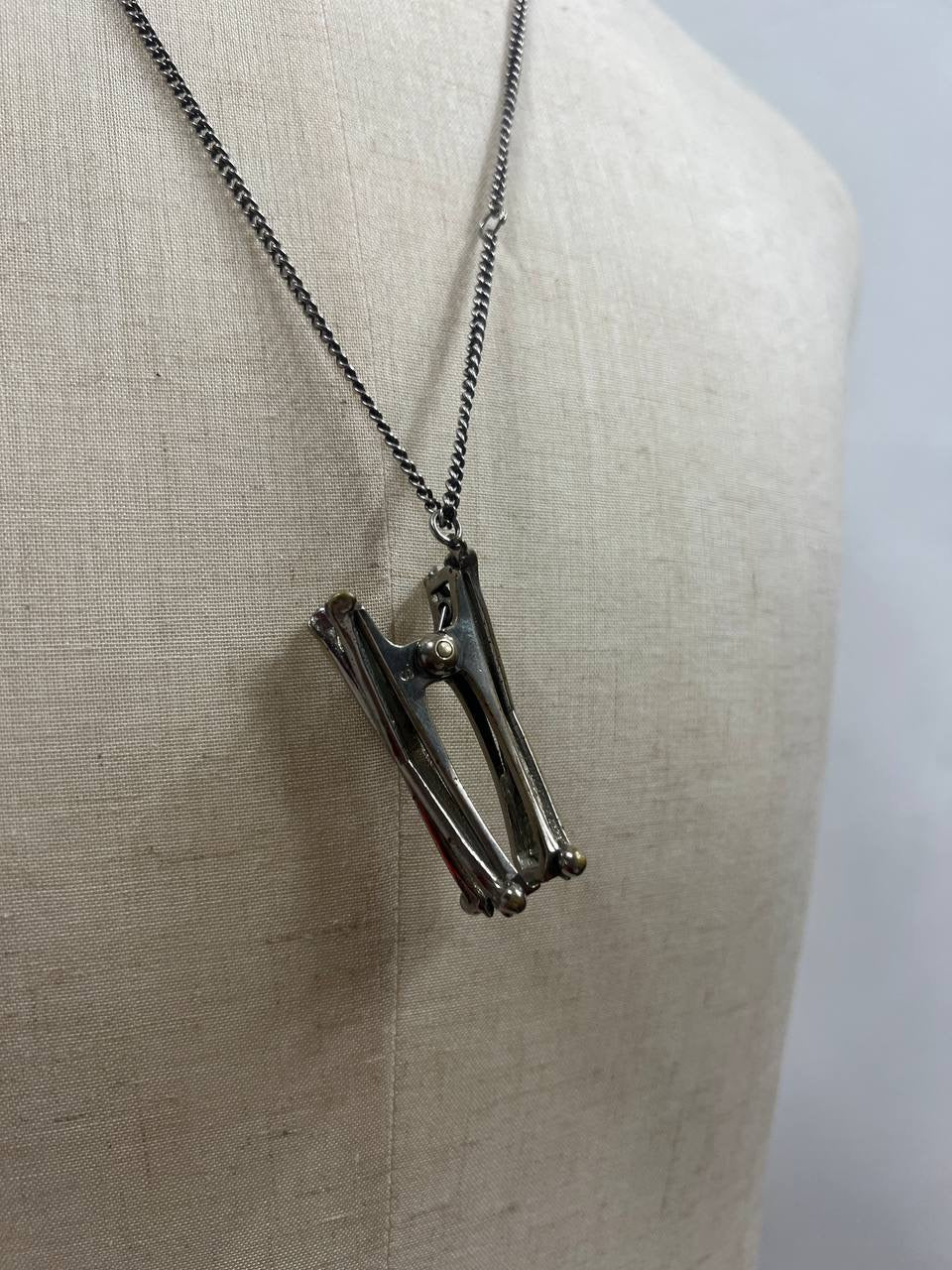 AW18 TAKAHIROMIYASHITA TheSoloist Bone Shaped Clipper Necklace