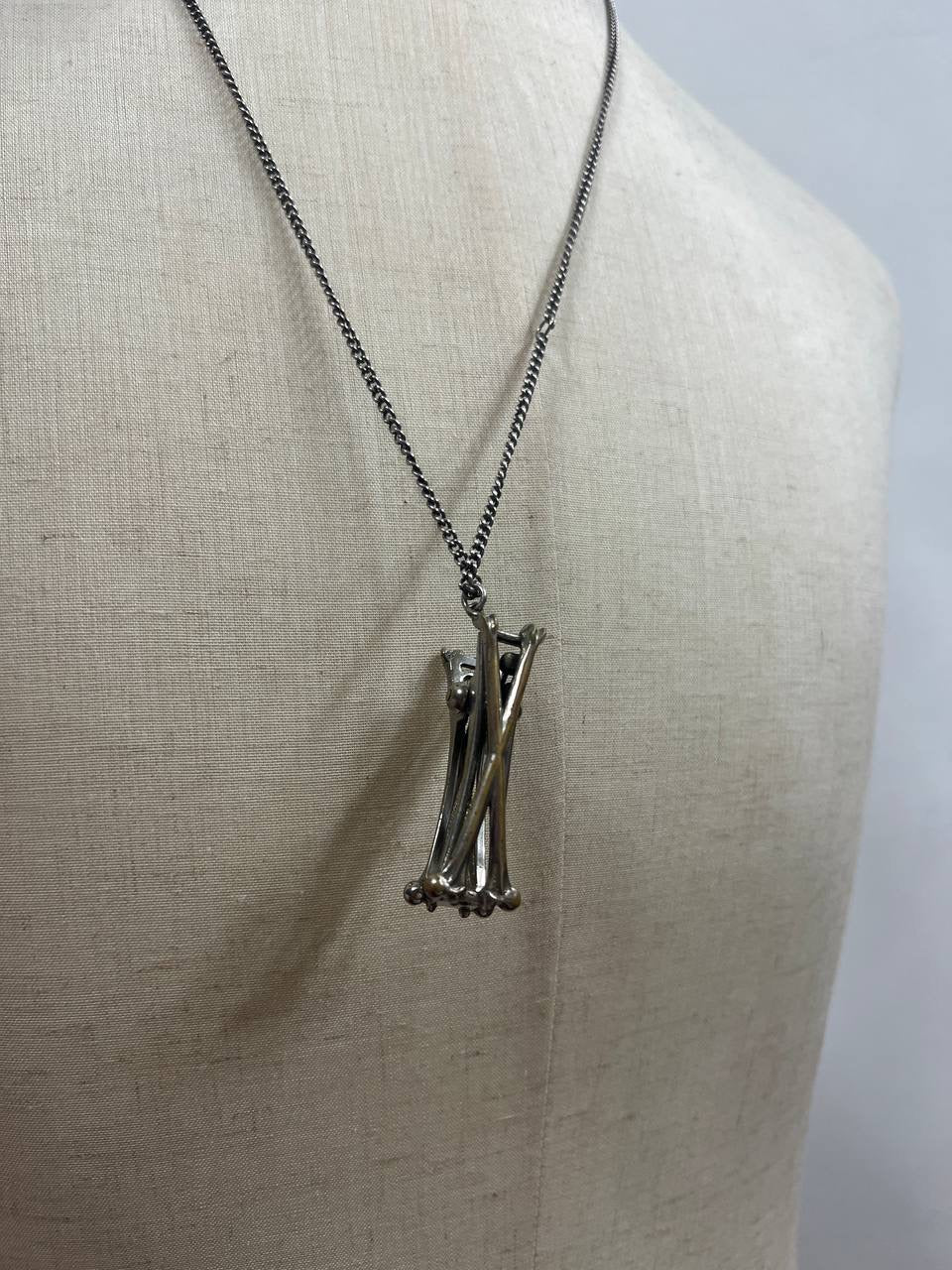 AW18 TAKAHIROMIYASHITA TheSoloist Bone Shaped Clipper Necklace