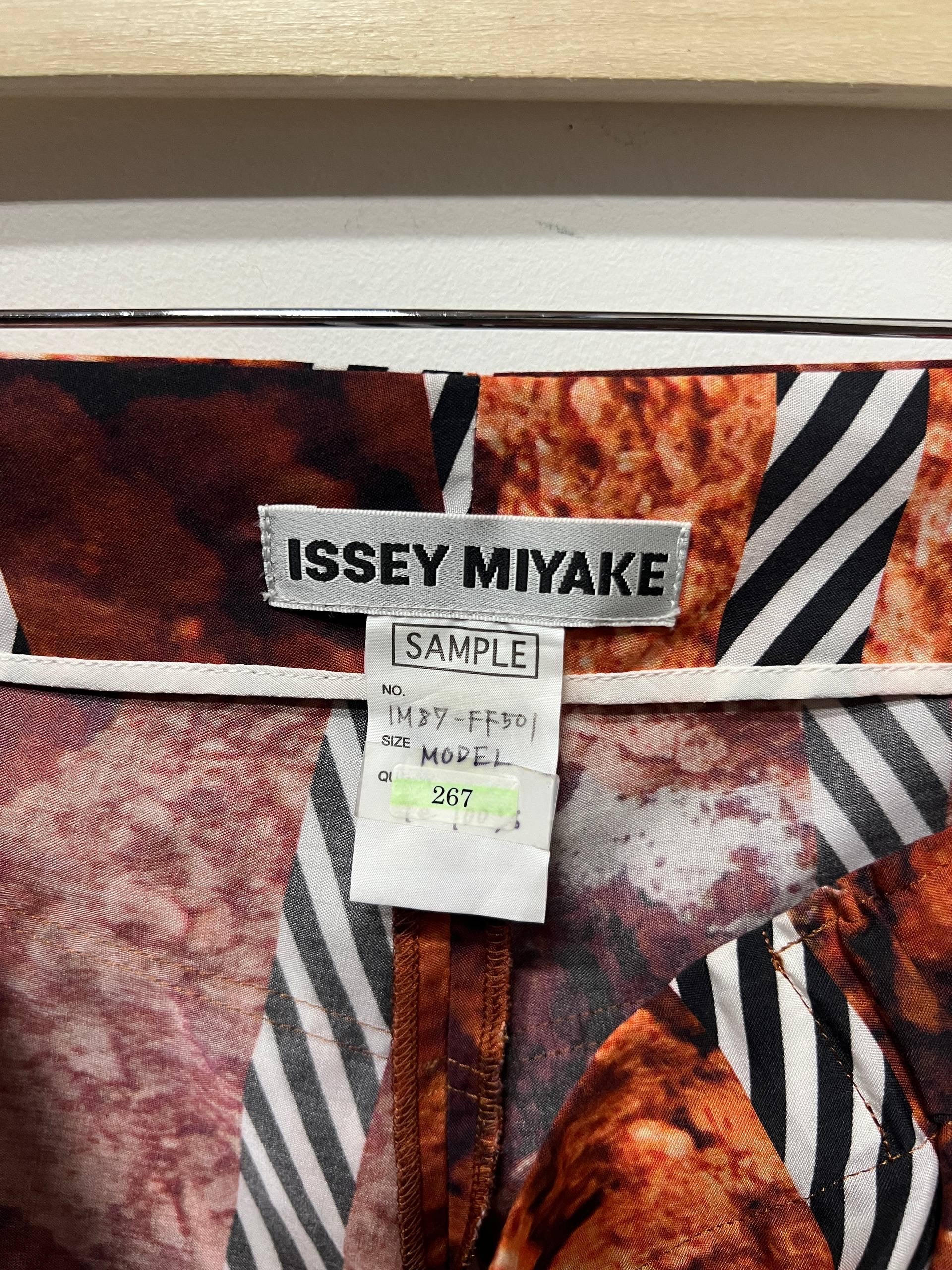 SAMPLE SS18 Issey Miyake Spectrum Wrap Shorts