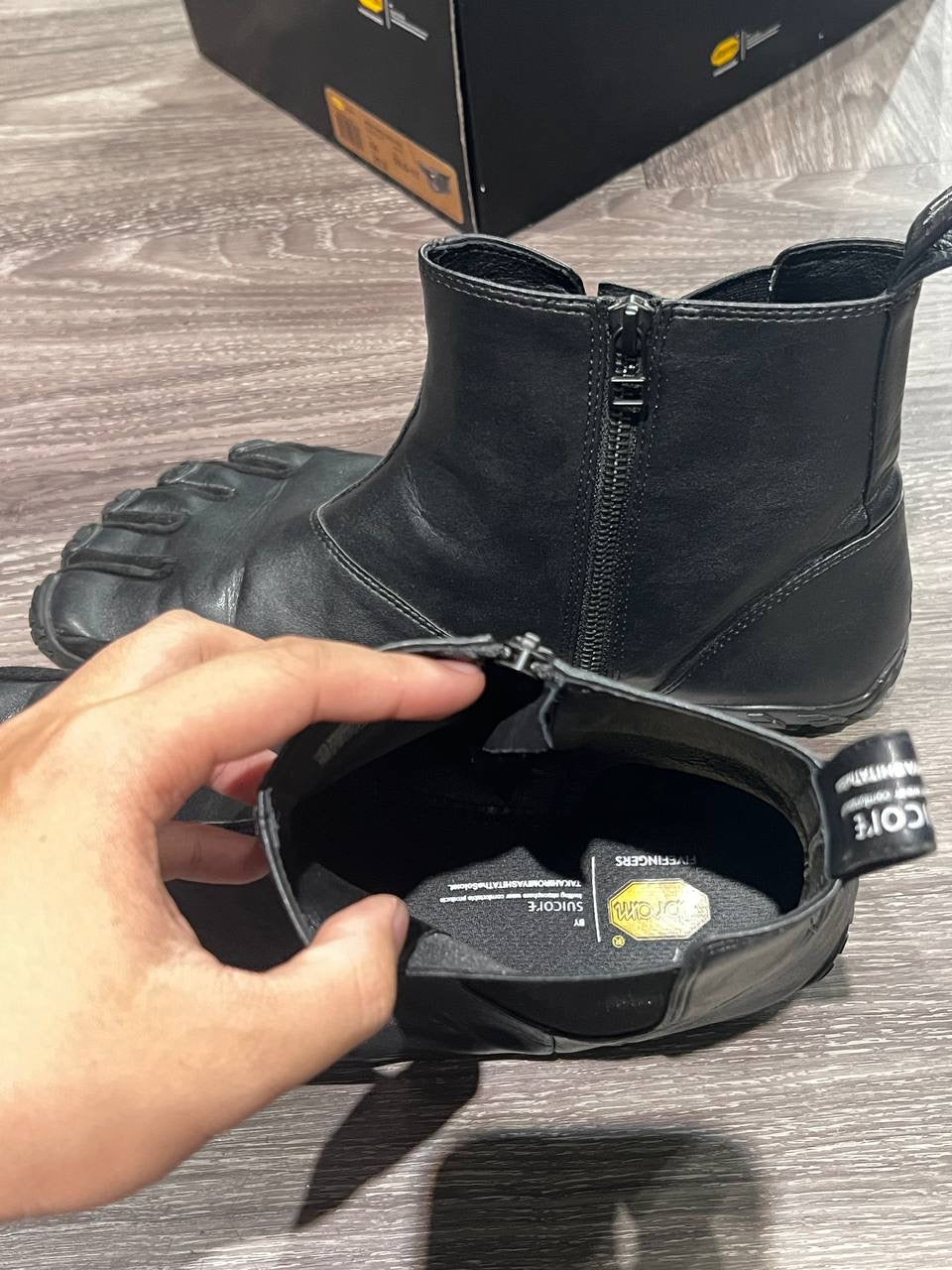 SS22 TAKAHIROMIYASHITA TheSoloist x Suicoke Fivefingers Chelsea Boots