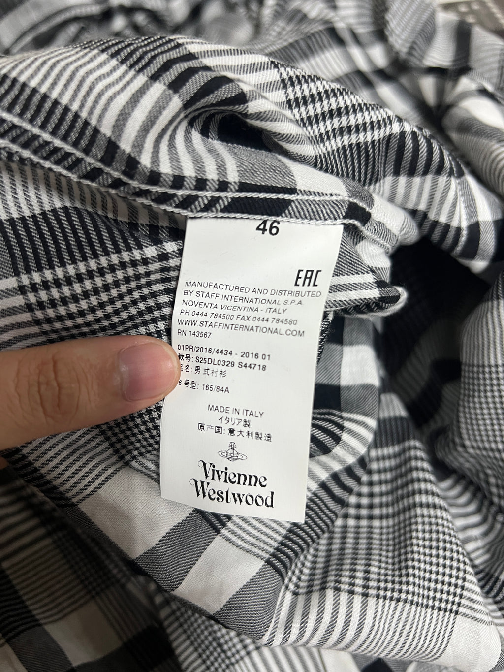 SS16 Vivienne Westwood Man
Round Collar Plaid Orb Shirt