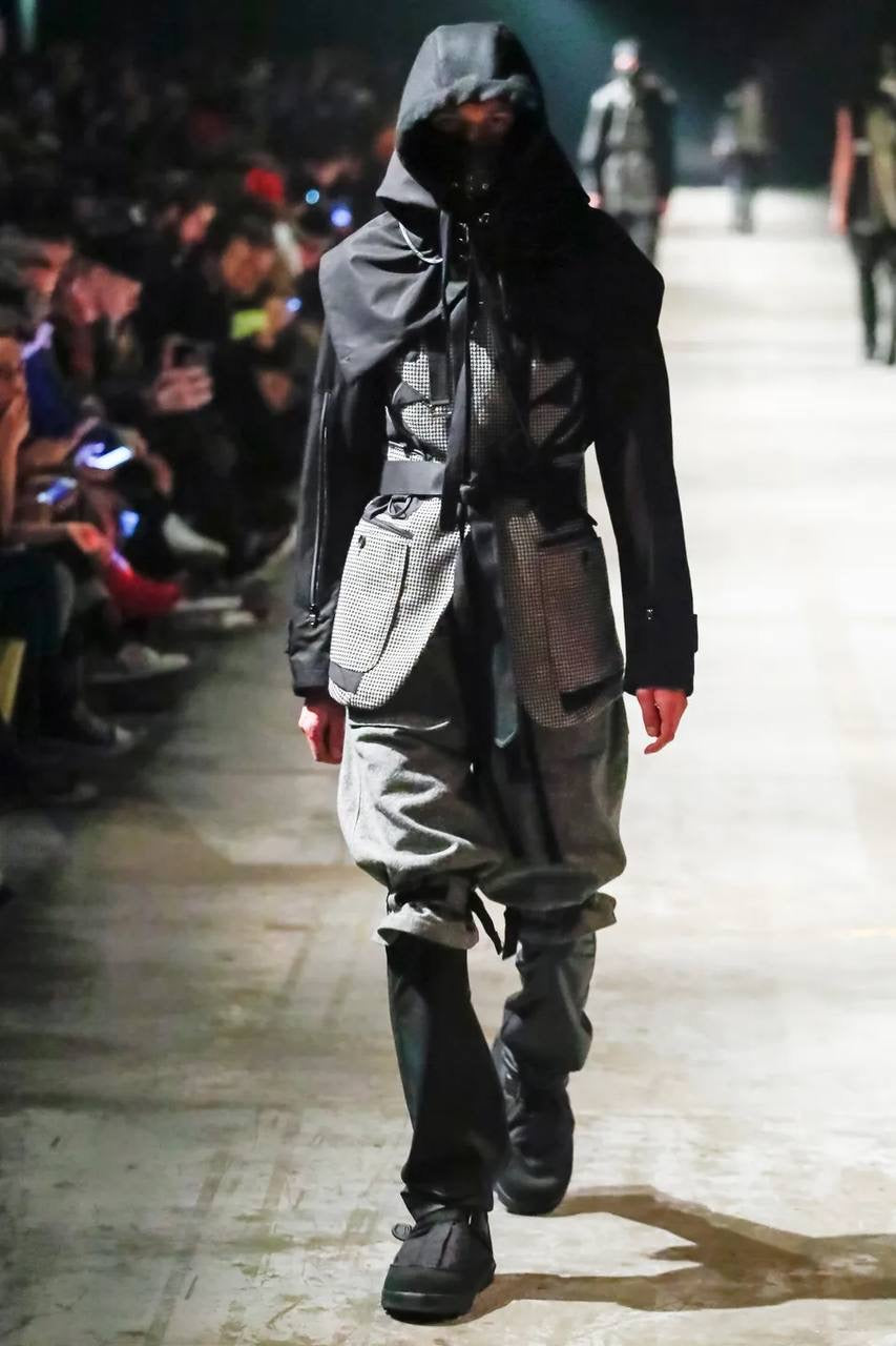 AW18 TAKAHIROMIYASHITA The Soloist Disorder/Order Bondage Hood