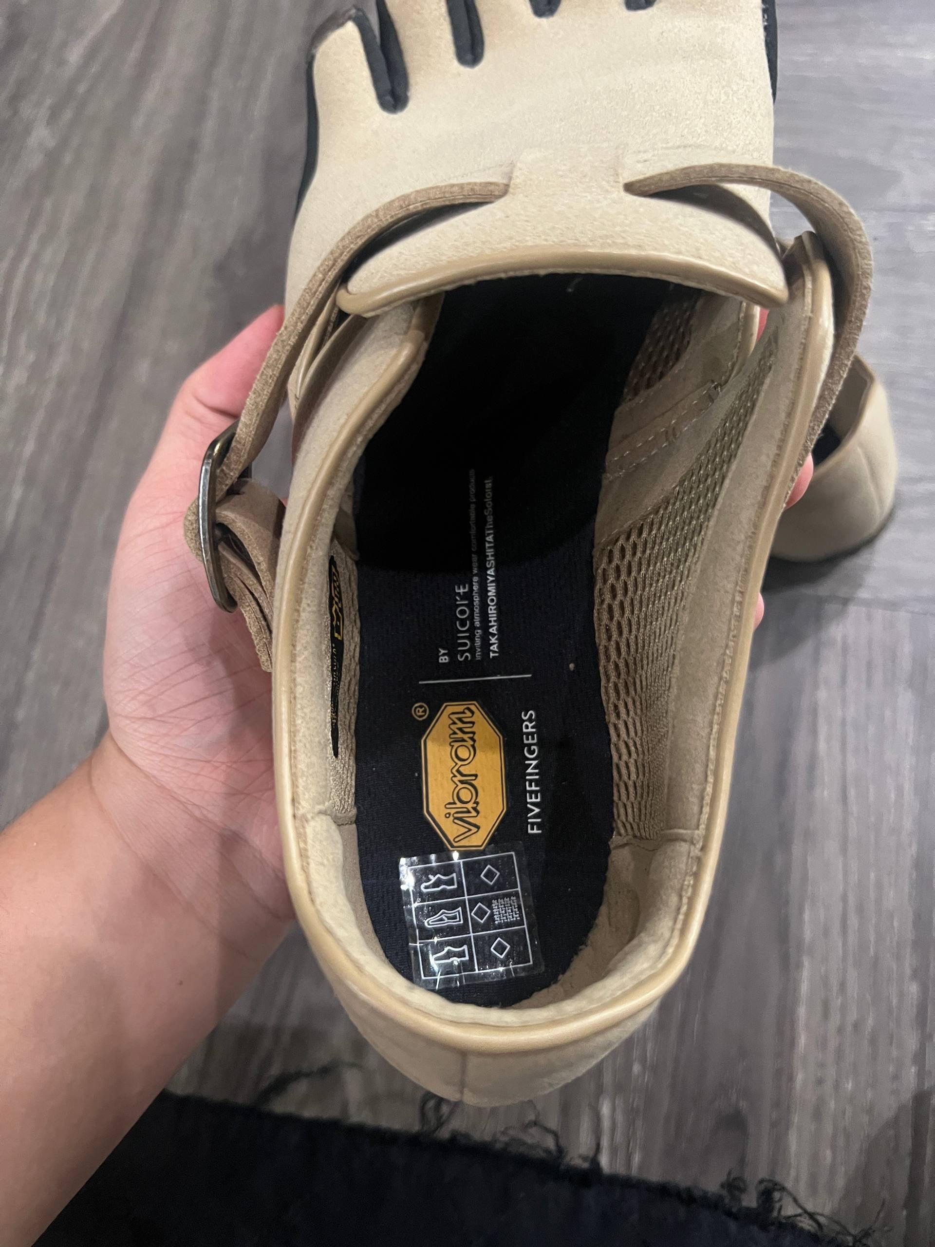 AW23 TAKAHIROMIYASHITA TheSoloist x Suicoke Suede One Strap Fivefinger