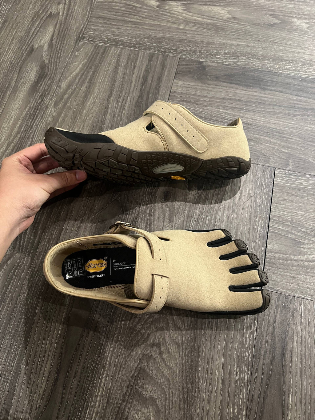 AW23 TAKAHIROMIYASHITA TheSoloist x Suicoke Suede One Strap Fivefinger