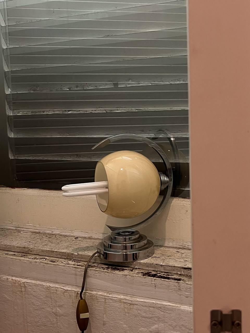 1970s Vintage Art Deco Chrome Lamp
