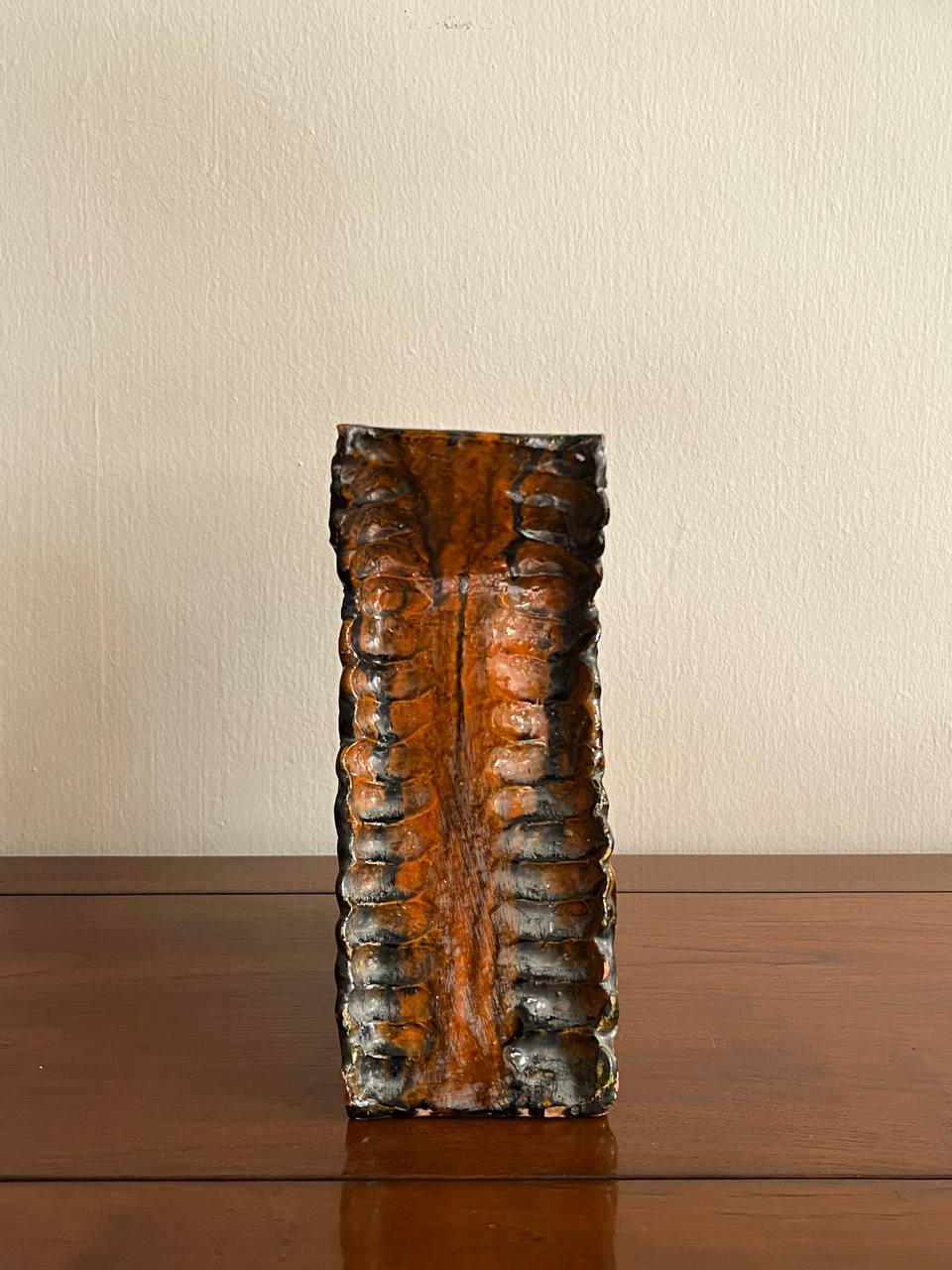 Cliff vase