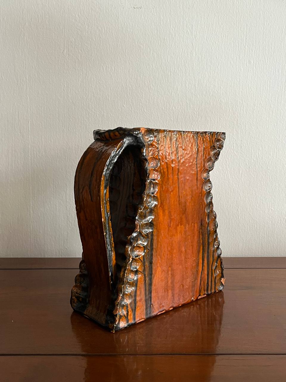 Cliff vase