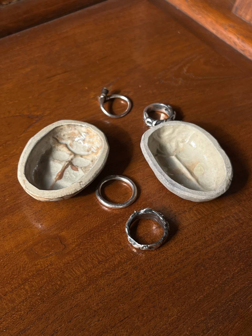 rib-indented concrete mini trays